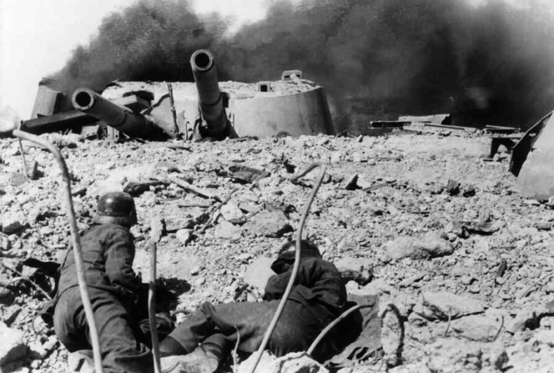 Иллюстрация к книге — История Крыма и Севастополя. От Потемкина до наших дней [i_087.jpg]