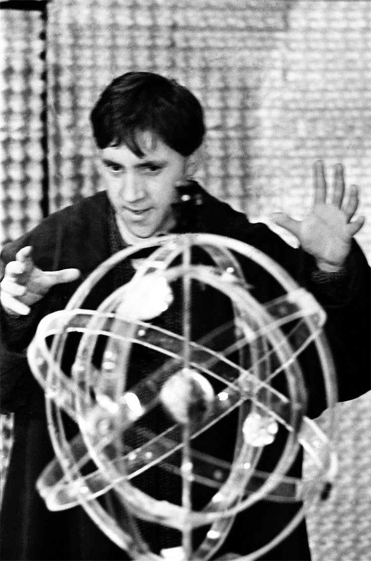 Иллюстрация к книге — Владимир Высоцкий. Человек народный. Опыт прочтения биографии [om_05.jpg]