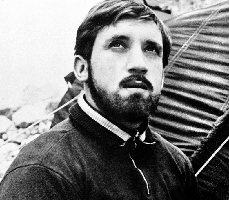 Иллюстрация к книге — Владимир Высоцкий. Человек народный. Опыт прочтения биографии [om_08.jpg]