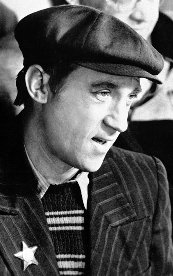 Иллюстрация к книге — Владимир Высоцкий. Человек народный. Опыт прочтения биографии [om_20.jpg]