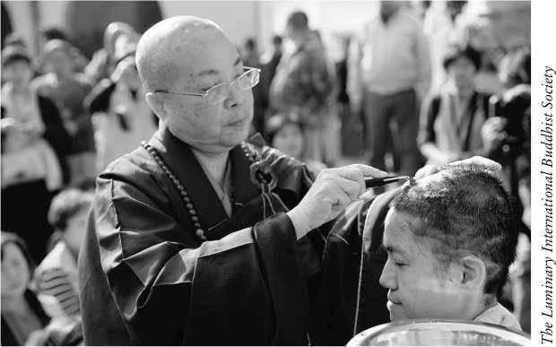 Иллюстрация к книге — Буддизм. Один учитель, много традиций [i_032.jpg]