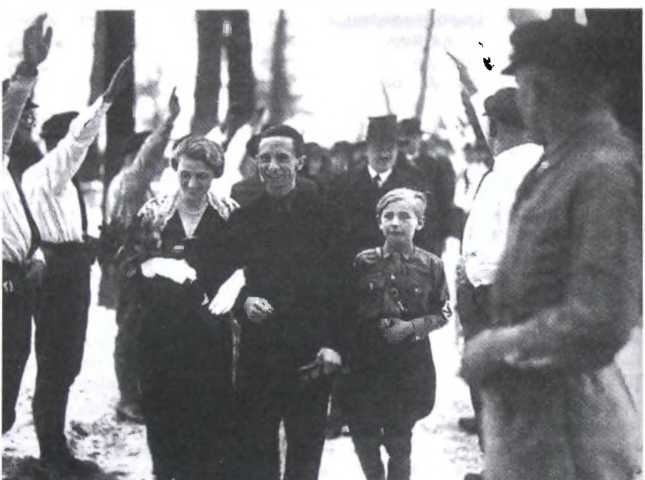 Иллюстрация к книге — BMW: история семьи Квандт, возродившей компанию [i_006.jpg]