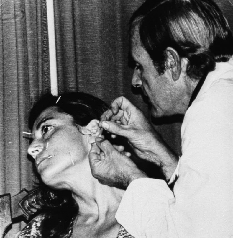 Иллюстрация к книге — Чуткое ухо. Что может рассказать о вашем здоровье ушная раковина [i_062.jpg]