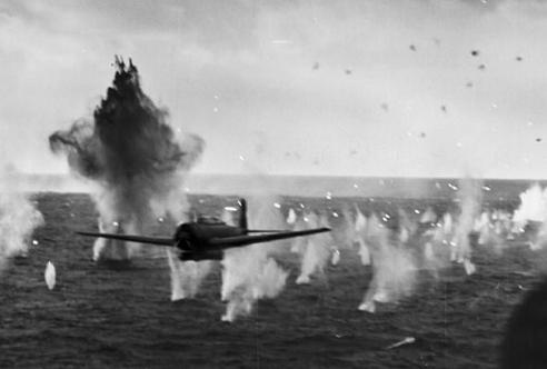 Иллюстрация к книге — Авианосцы [i_055.jpg]