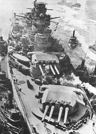 Иллюстрация к книге — Ракетоносцы. Адское пламя [i_015.jpg]