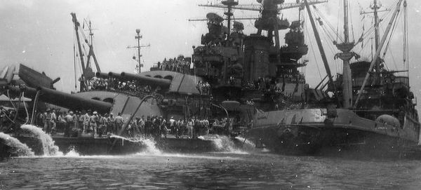 Иллюстрация к книге — Ракетоносцы. Адское пламя [i_037.jpg]