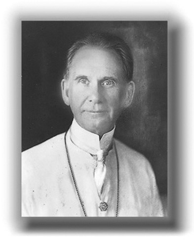 Иллюстрация к книге — Йога для укрепления спины и суставов. Современное руководство по древней египетской методике исцеления маздазнан [i_002.jpg]