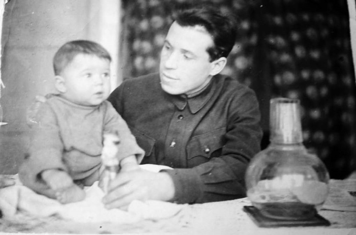 Иллюстрация к книге — Я был там: история мальчика, пережившего блокаду. Воспоминания простого человека о непростом времени [i_003.jpg]