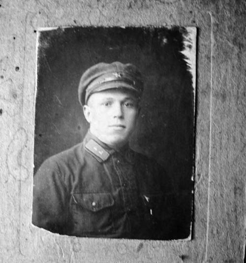 Иллюстрация к книге — Я был там: история мальчика, пережившего блокаду. Воспоминания простого человека о непростом времени [i_021.jpg]