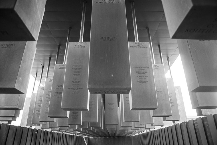 Иллюстрация к книге — Неудобное прошлое. Память о государственных преступлениях в России и других странах [i_076.jpg]