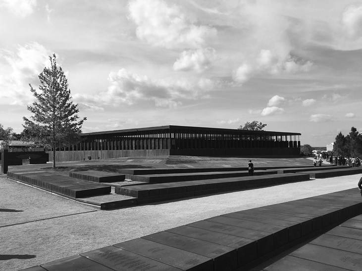 Иллюстрация к книге — Неудобное прошлое. Память о государственных преступлениях в России и других странах [i_077.jpg]