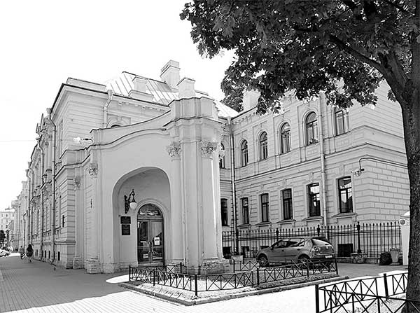 Иллюстрация к книге — Зазеркалье Петербурга. Путешествие в историю [i_034.jpg]