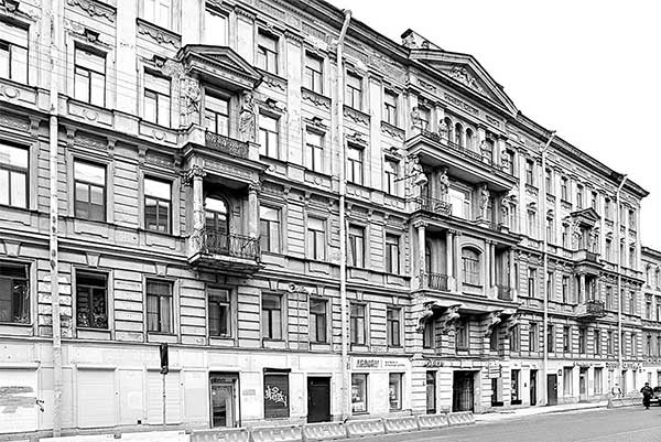 Иллюстрация к книге — Зазеркалье Петербурга. Путешествие в историю [i_087.jpg]