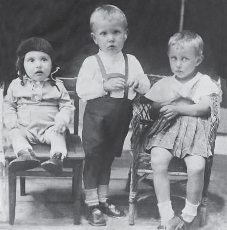 Иллюстрация к книге — Мой ГУЛАГ. Личная история. Книжная серия видеопроекта Музея истории ГУЛАГа [i_029.jpg]