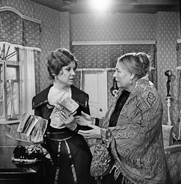 Иллюстрация к книге — Людмила Гурченко. Золотые годы [image26.jpg]