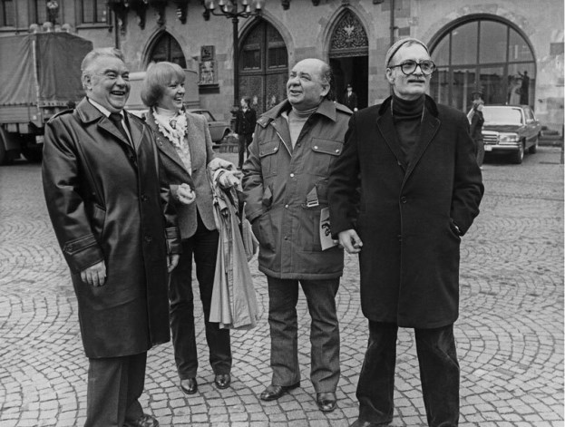 Иллюстрация к книге — Людмила Гурченко. Золотые годы [image36.jpg]