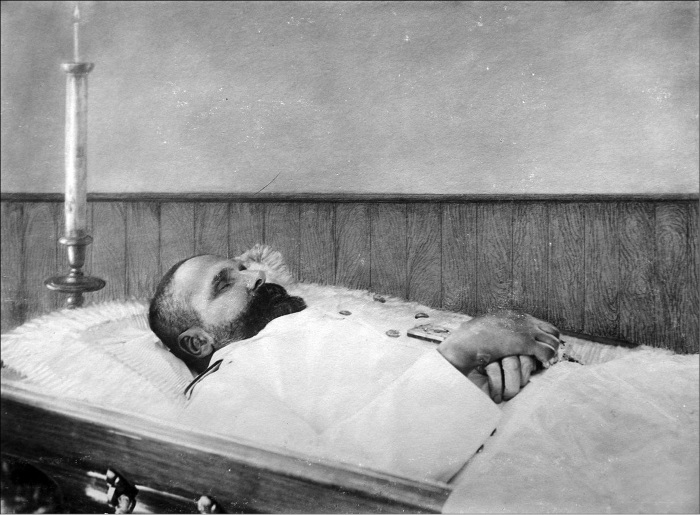 Иллюстрация к книге — Закулисье Февраля. Масоны, заговорщики, революционеры [i_020.jpg]