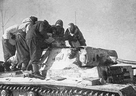 Иллюстрация к книге — Танки между Доном и Северским Донцом. Воспоминания командира танковой роты о зимних сражениях под Сталинградом. 1942–1943 [i_083.jpg]