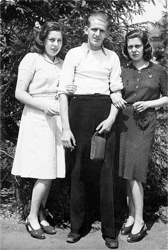 Иллюстрация к книге — Война Фрэнси [i_007.jpg]