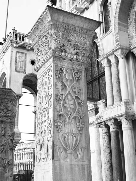 Иллюстрация к книге — Византийская кунсткамера. Неортодоксальные факты из жизни самой православной империи [i_032.jpg]