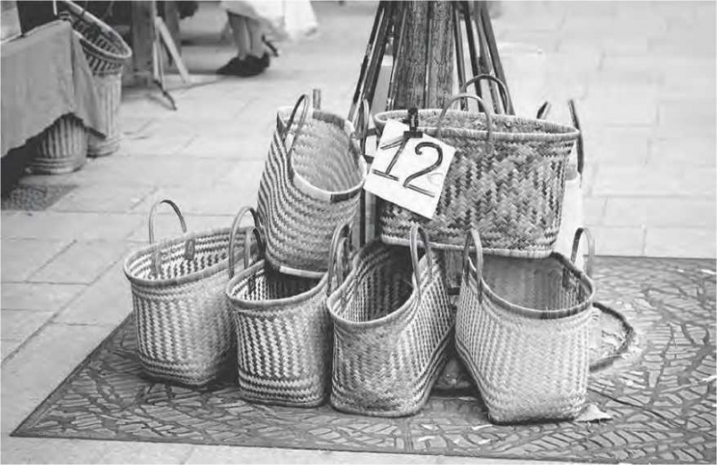 Иллюстрация к книге — Сладкая жизнь в Париже. Гастрономические авантюры в самом прославленном и противоречивом городе мира [i_010.jpg]