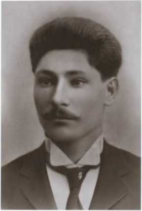 Иллюстрация к книге — Вожди СССР [i_035.jpg]