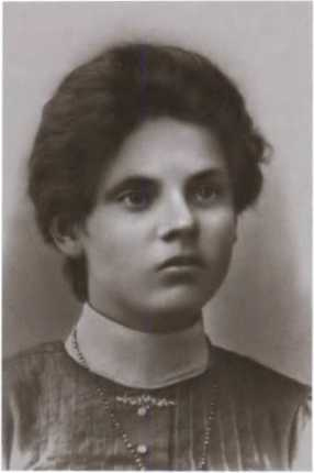 Иллюстрация к книге — Вожди СССР [i_036.jpg]