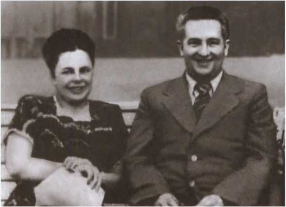 Иллюстрация к книге — Вожди СССР [i_050.jpg]