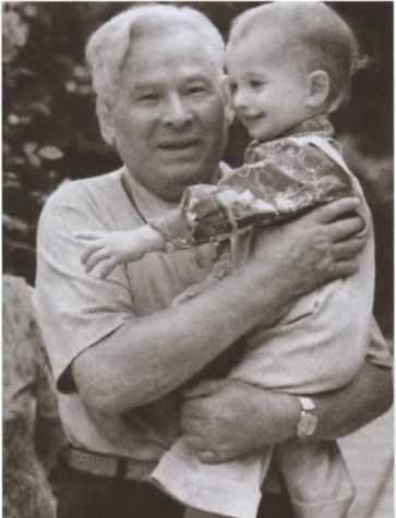 Иллюстрация к книге — Вожди СССР [i_057.jpg]