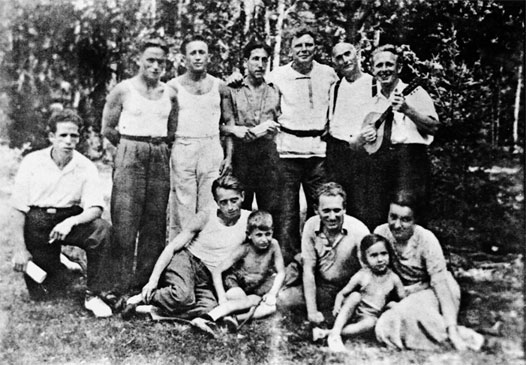 Иллюстрация к книге — Разведка. «Иван» наоборот: взаимодействие спецслужб Москвы и Лондона в 1942—1944 гг. [i_031.jpg]