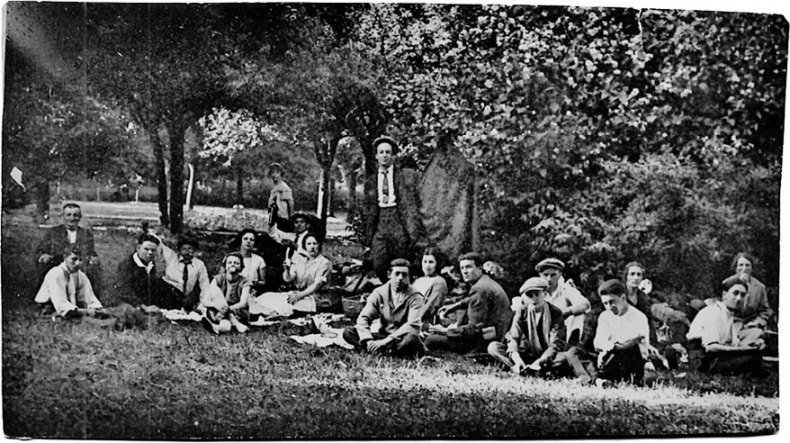 Иллюстрация к книге — Разведка. «Иван» наоборот: взаимодействие спецслужб Москвы и Лондона в 1942—1944 гг. [i_058.jpg]