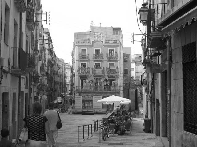 Иллюстрация к книге — Испания со вкусом солнца. Гаспачо для печального рыцаря [i_029.jpg]