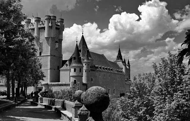 Иллюстрация к книге — Испания со вкусом солнца. Гаспачо для печального рыцаря [i_048.jpg]