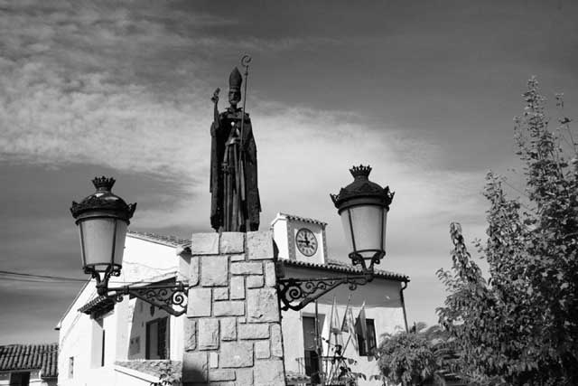 Иллюстрация к книге — Испания со вкусом солнца. Гаспачо для печального рыцаря [i_063.jpg]