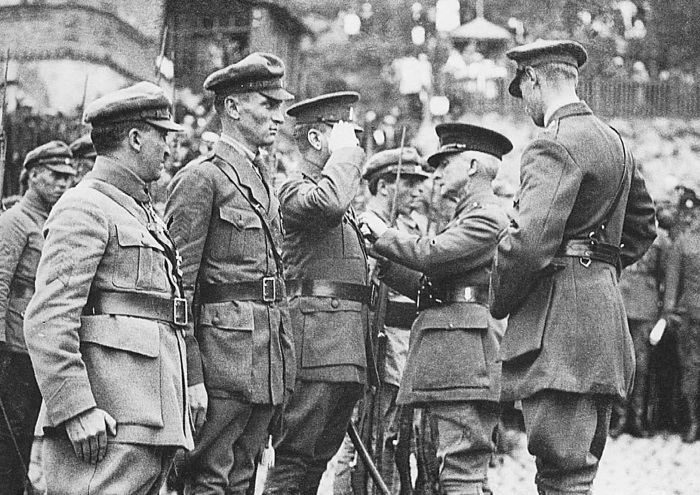 Иллюстрация к книге — Британская военная экспедиция в Сибирь. Воспоминания командира батальона «Несгибаемых», отправленного в поддержку Колчака. 1918—1919 [i_005.jpg]