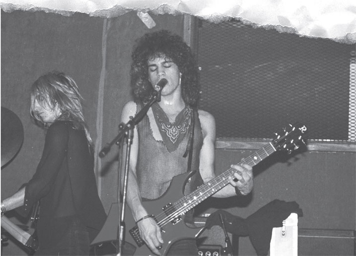 Иллюстрация к книге — Slash. Демоны рок-н-ролла в моей голове [i_015.jpg]