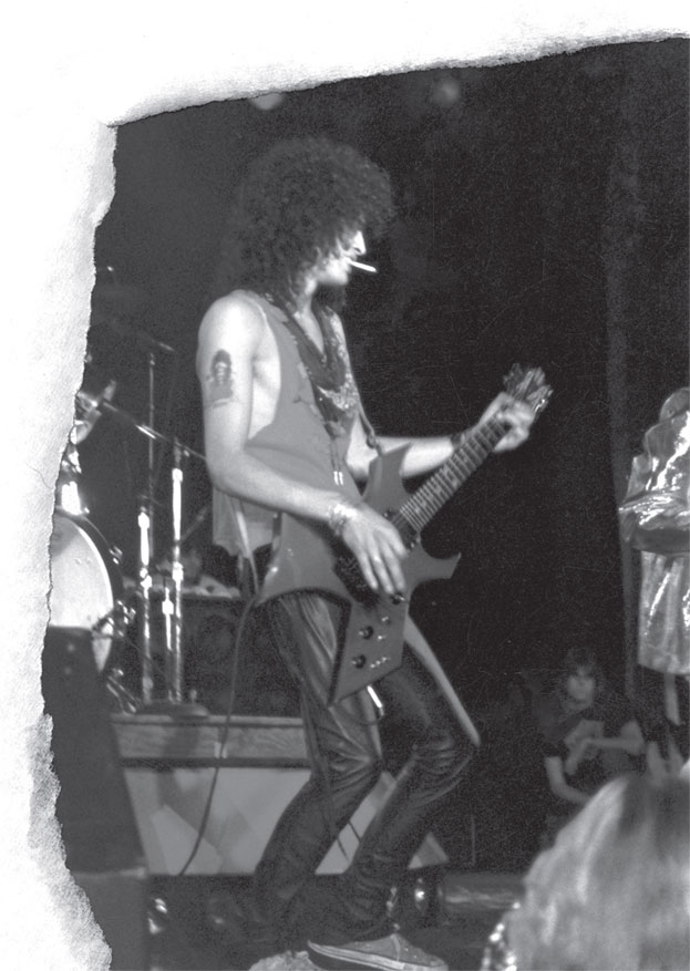 Иллюстрация к книге — Slash. Демоны рок-н-ролла в моей голове [i_016.jpg]