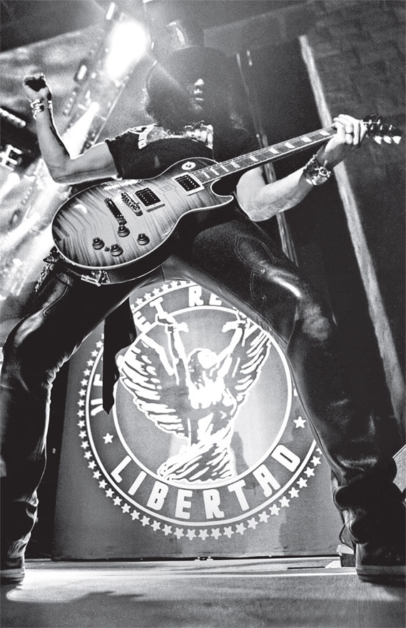 Иллюстрация к книге — Slash. Демоны рок-н-ролла в моей голове [i_043.jpg]