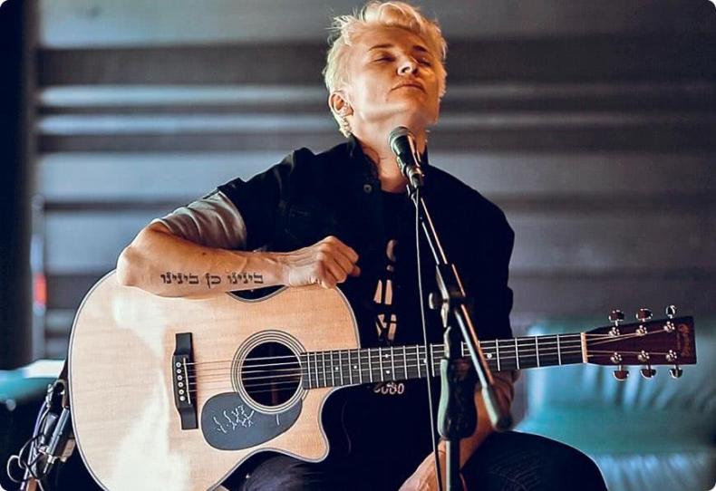 Иллюстрация к книге — Редкая птица [i_170.jpg]