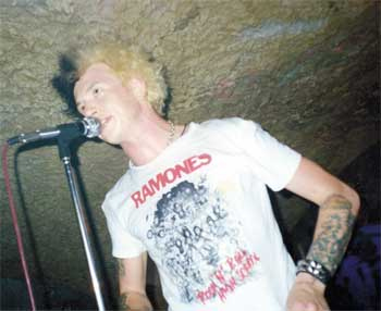 Иллюстрация к книге — Тупой панк-рок для интеллектуалов [i_043.jpg]