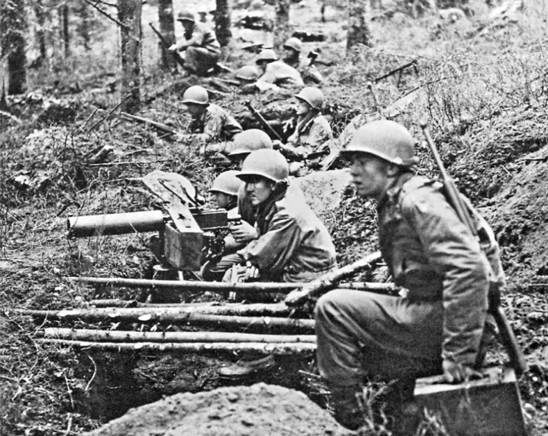 Иллюстрация к книге — Арденнская операция. Последняя авантюра Гитлера [i_027.jpg]