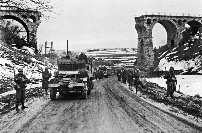 Иллюстрация к книге — Арденнская операция. Последняя авантюра Гитлера [i_044.jpg]