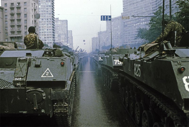 Иллюстрация к книге — Москва ельцинская. Хроники президентского правления [i_017.jpg]