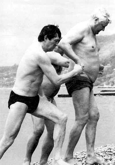 Иллюстрация к книге — Москва ельцинская. Хроники президентского правления [i_020.jpg]