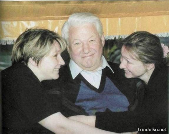 Иллюстрация к книге — Москва ельцинская. Хроники президентского правления [i_025.jpg]