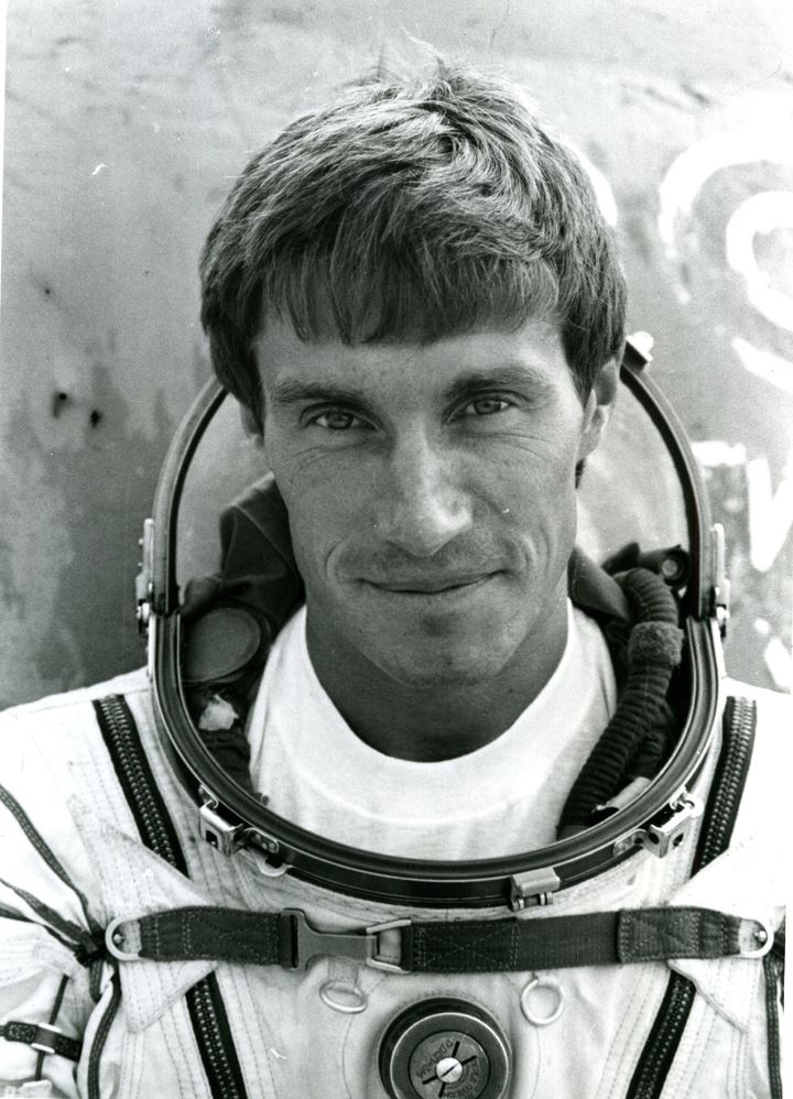 Иллюстрация к книге — Москва ельцинская. Хроники президентского правления [i_035.jpg]