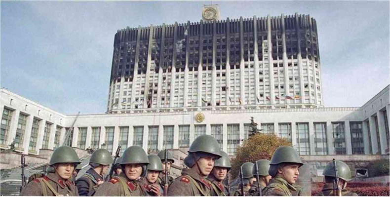 Иллюстрация к книге — Москва ельцинская. Хроники президентского правления [i_052.jpg]