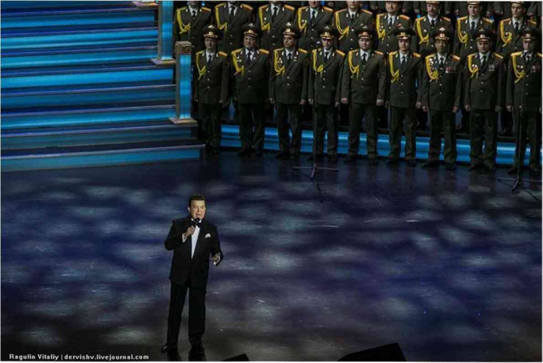 Иллюстрация к книге — Москва ельцинская. Хроники президентского правления [i_095.jpg]