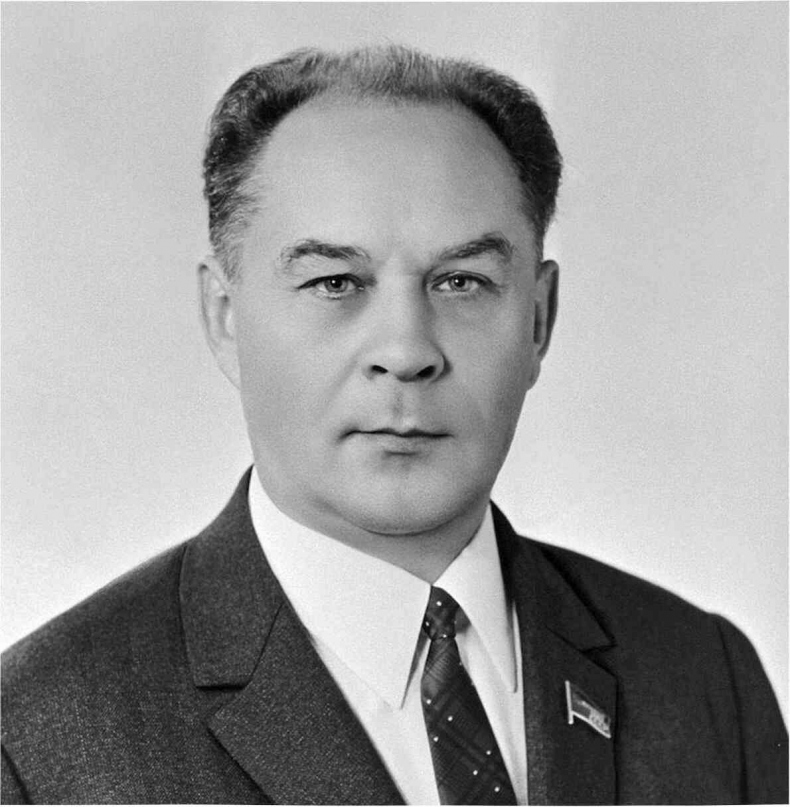 Иллюстрация к книге — Москва ельцинская. Хроники президентского правления [i_107.jpg]