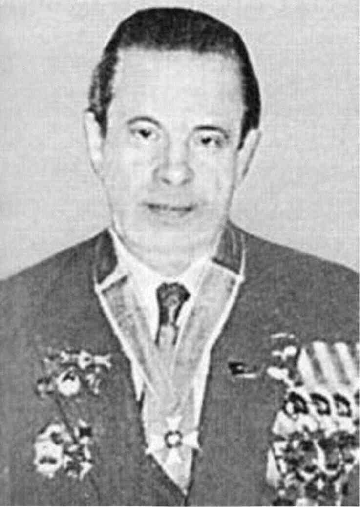 Иллюстрация к книге — Москва ельцинская. Хроники президентского правления [i_108.jpg]